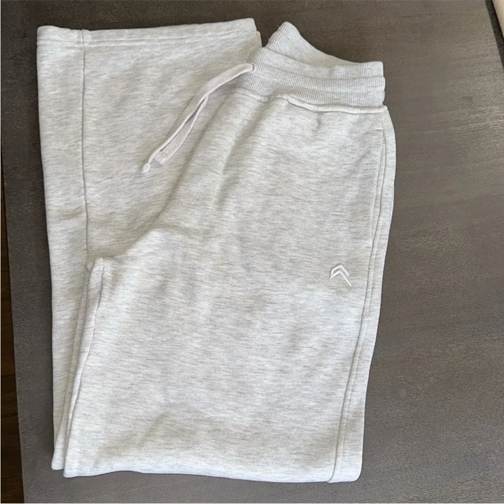 *SOLD*Oner Active All Day Straight Leg Sweatpants in Light Gray Marl - Picture 4 of 5